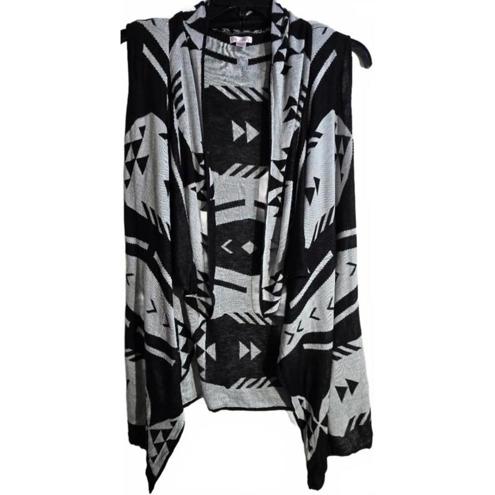 Xhilaration Black and Gray Geometric Sleeveless Open Front Sweater Size S/M